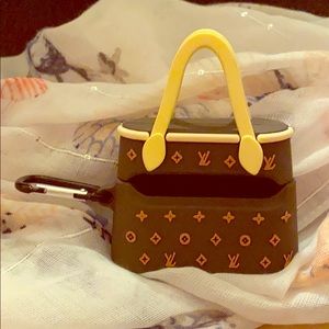 Apple AirPod Pro Case in Louis Vuitton purse image